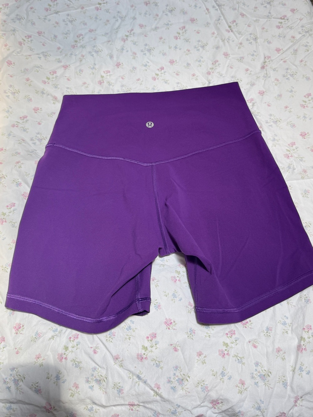 Lululemon Women’s High-Waist Align Purple Bike Shorts - Picture 3 of 4